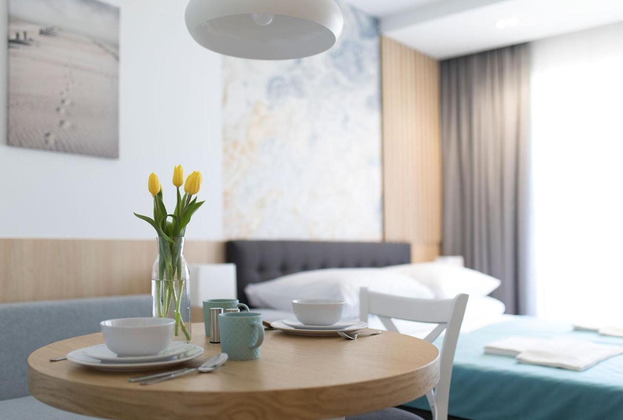 Willa Przy Porcie - Apartamenty Z Aneksami Kuchennymi Stolpmünde Exterior foto