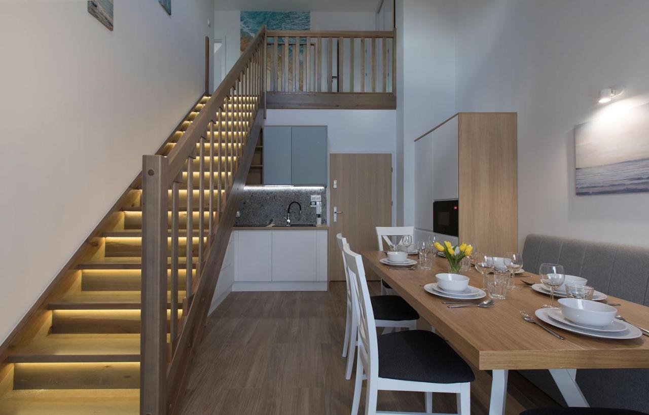 Willa Przy Porcie - Apartamenty Z Aneksami Kuchennymi Stolpmünde Exterior foto