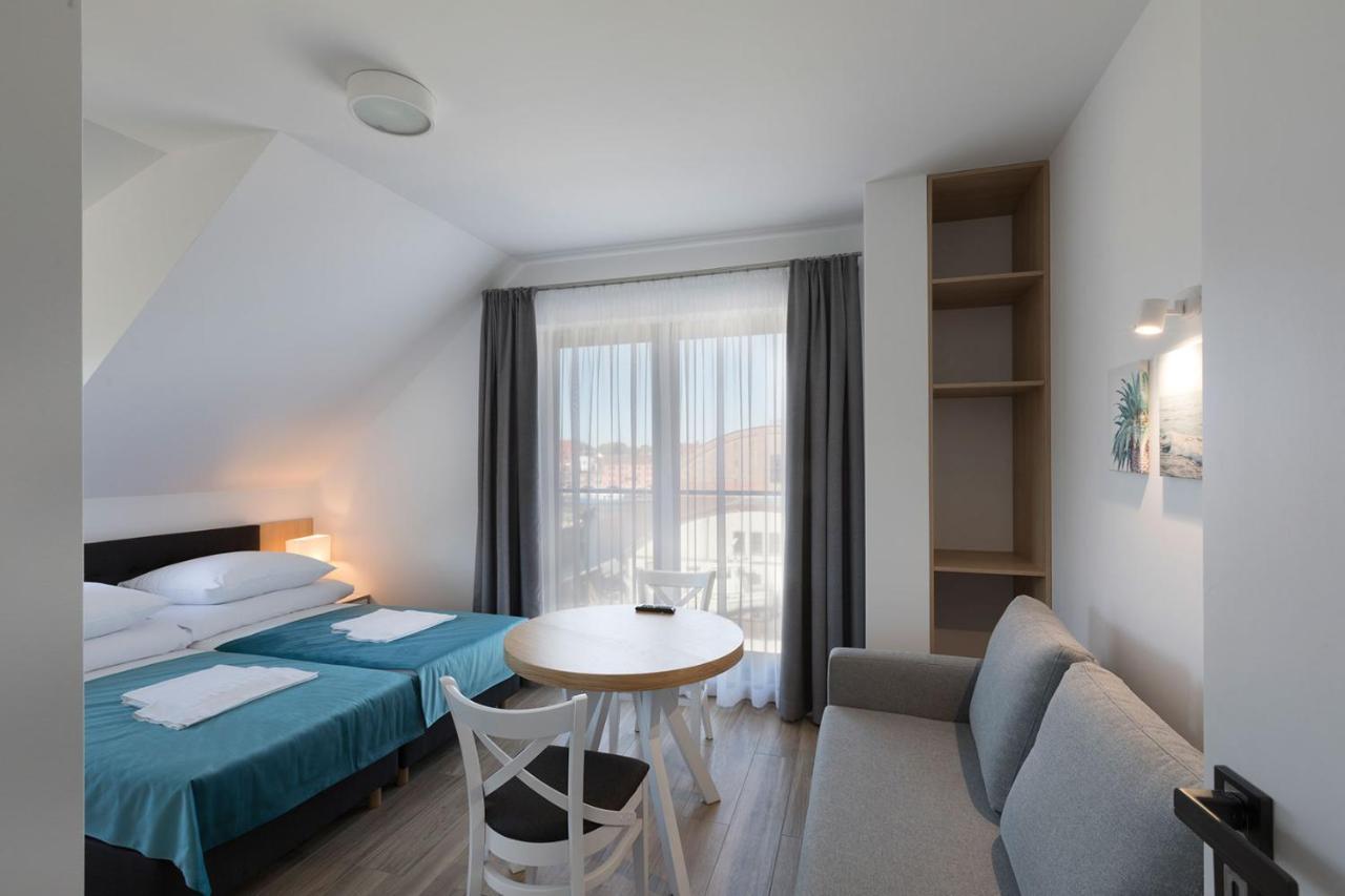 Willa Przy Porcie - Apartamenty Z Aneksami Kuchennymi Stolpmünde Exterior foto