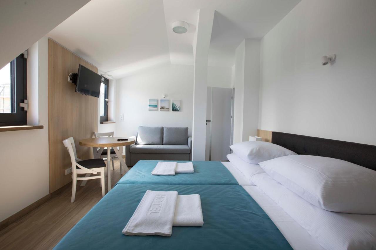 Willa Przy Porcie - Apartamenty Z Aneksami Kuchennymi Stolpmünde Exterior foto