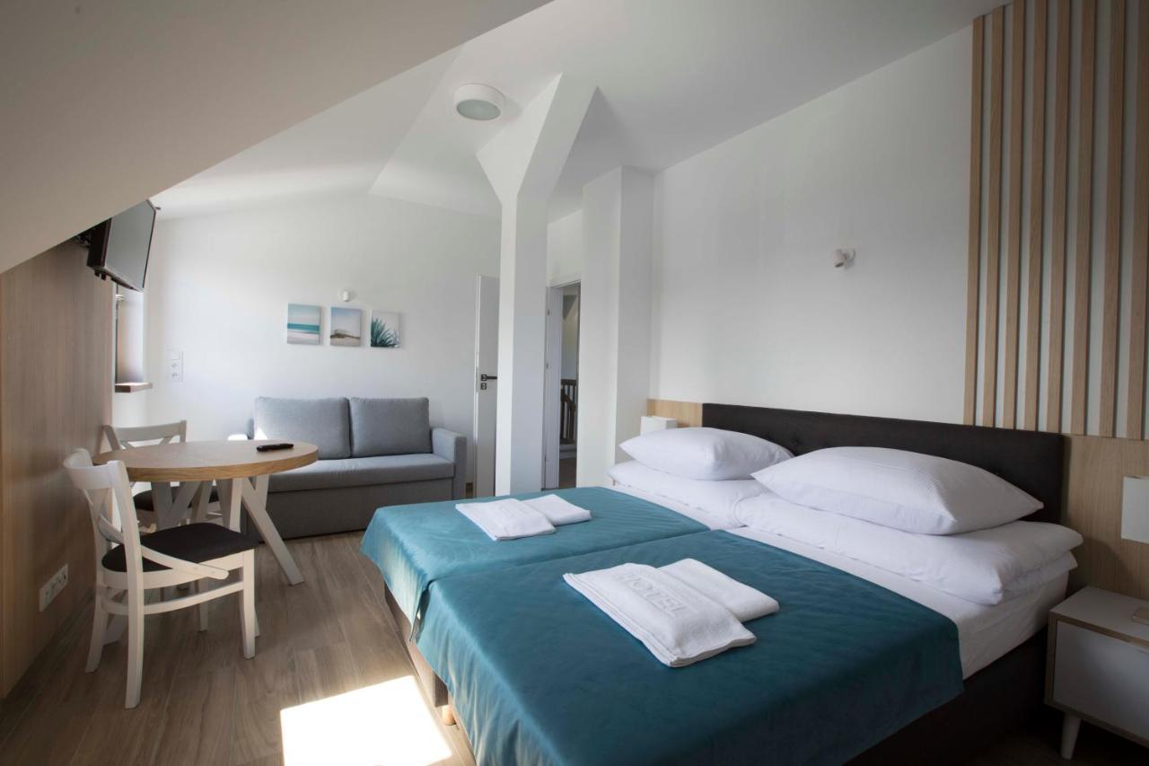 Willa Przy Porcie - Apartamenty Z Aneksami Kuchennymi Stolpmünde Exterior foto
