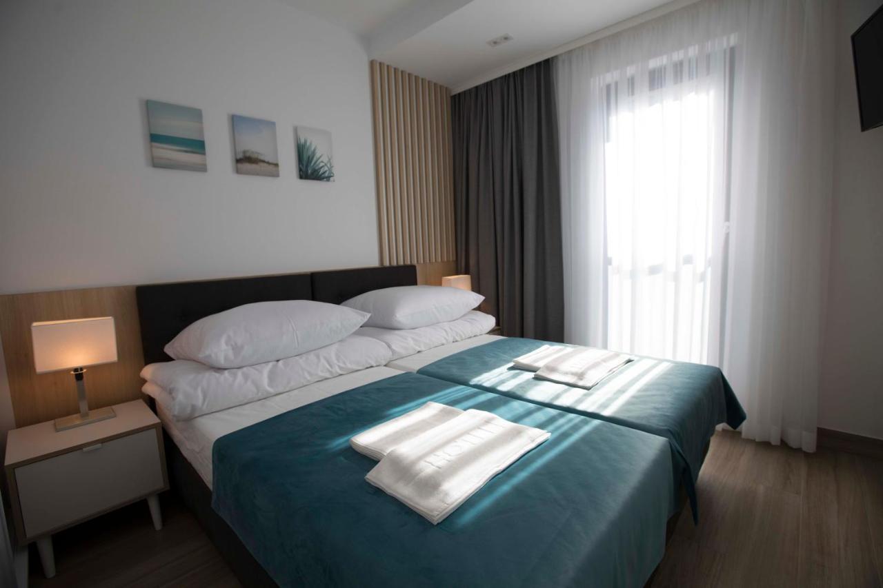 Willa Przy Porcie - Apartamenty Z Aneksami Kuchennymi Stolpmünde Exterior foto
