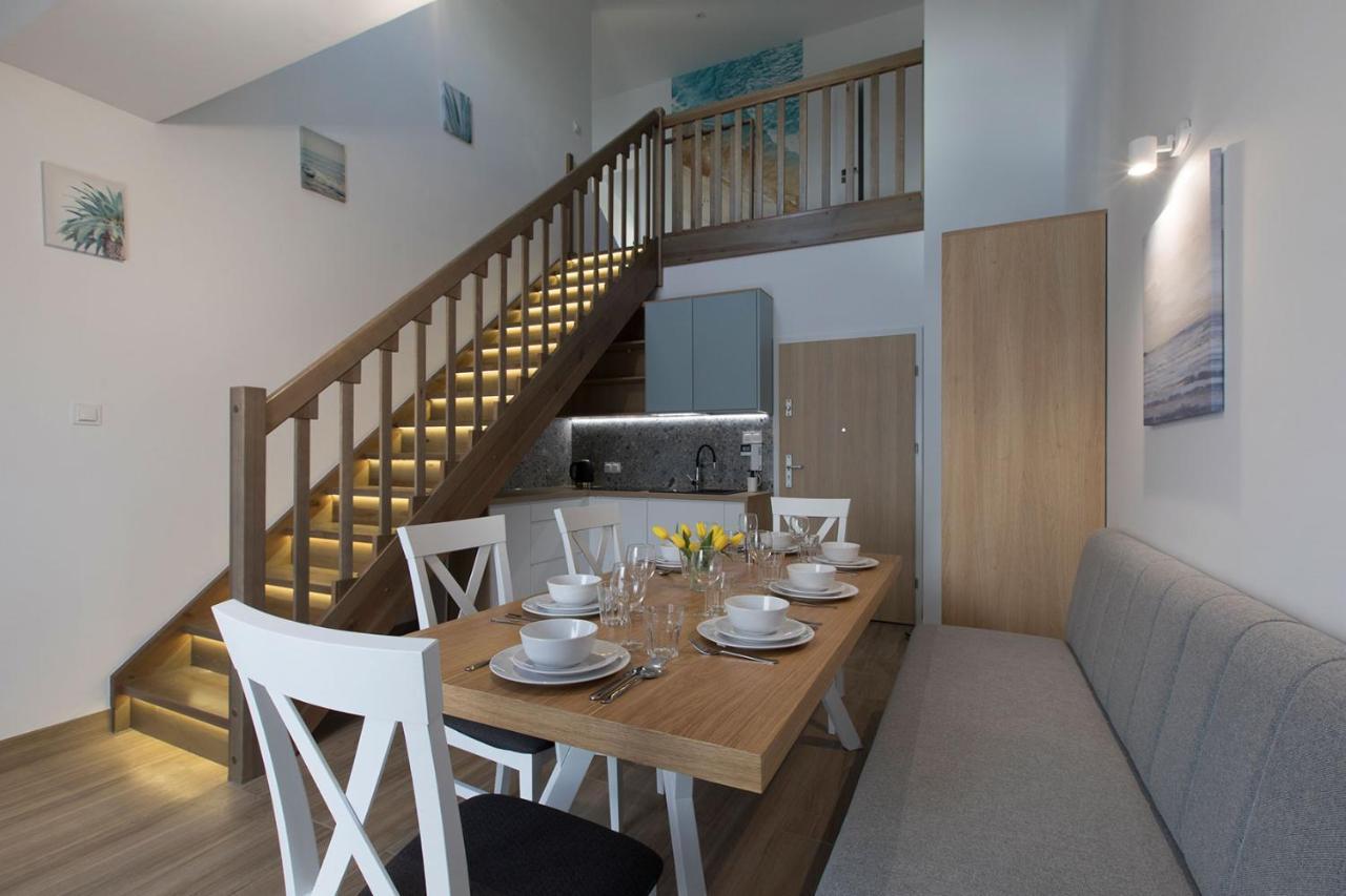Willa Przy Porcie - Apartamenty Z Aneksami Kuchennymi Stolpmünde Exterior foto