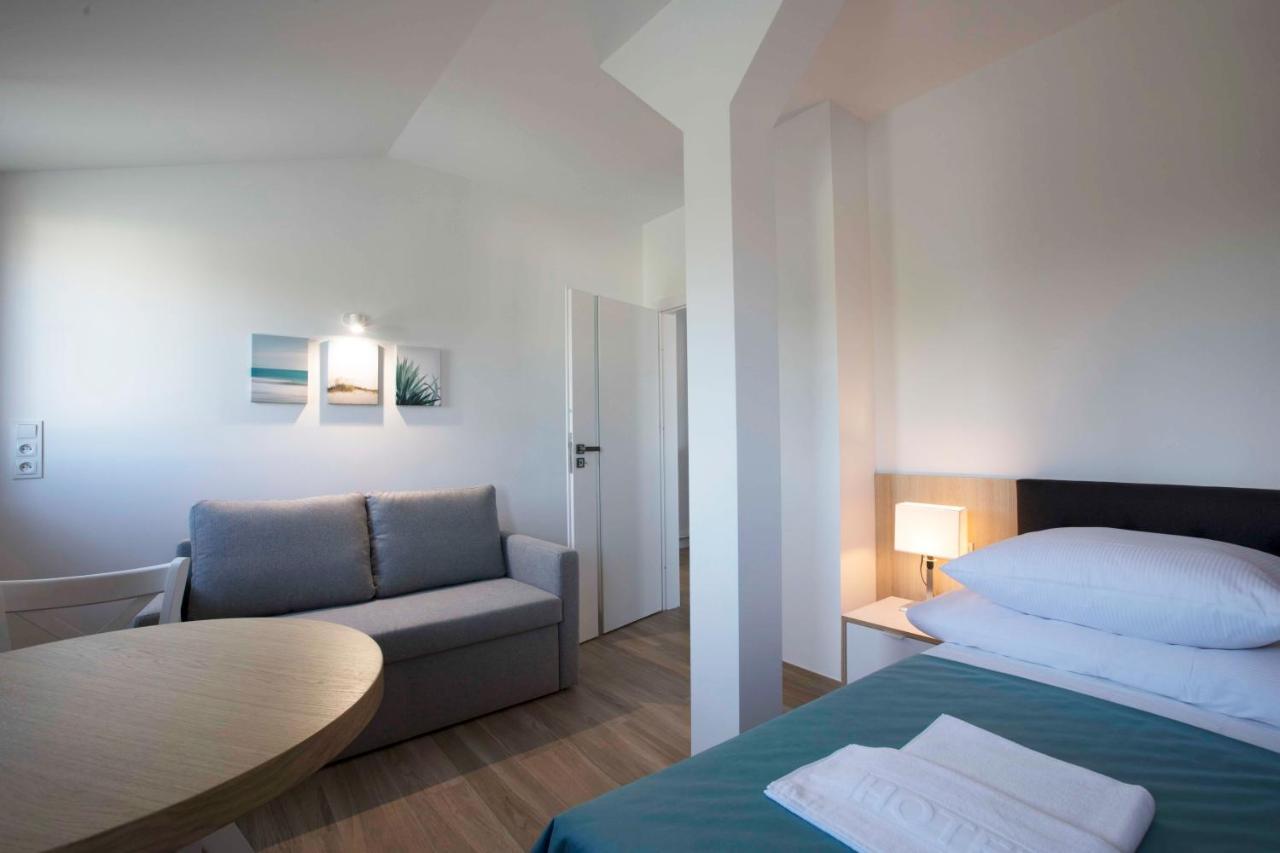 Willa Przy Porcie - Apartamenty Z Aneksami Kuchennymi Stolpmünde Exterior foto