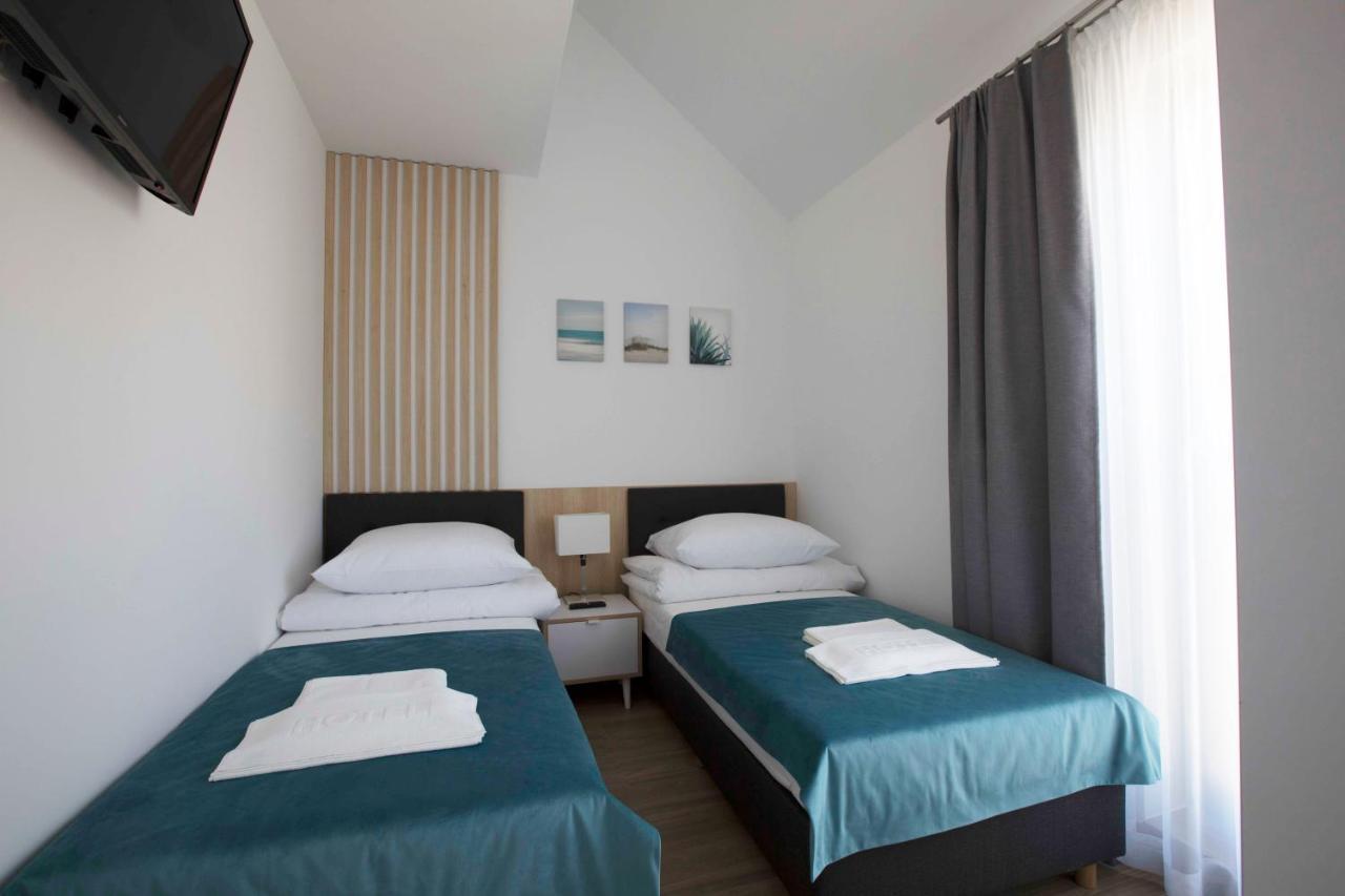 Willa Przy Porcie - Apartamenty Z Aneksami Kuchennymi Stolpmünde Exterior foto