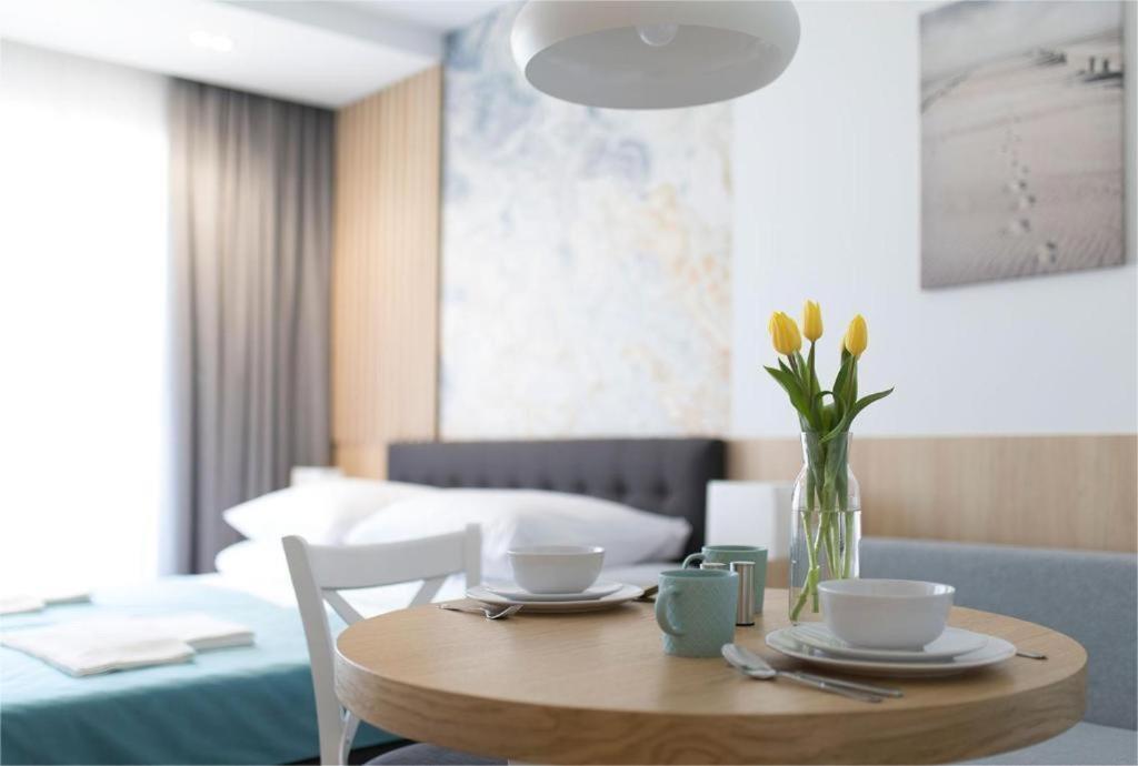 Willa Przy Porcie - Apartamenty Z Aneksami Kuchennymi Stolpmünde Exterior foto