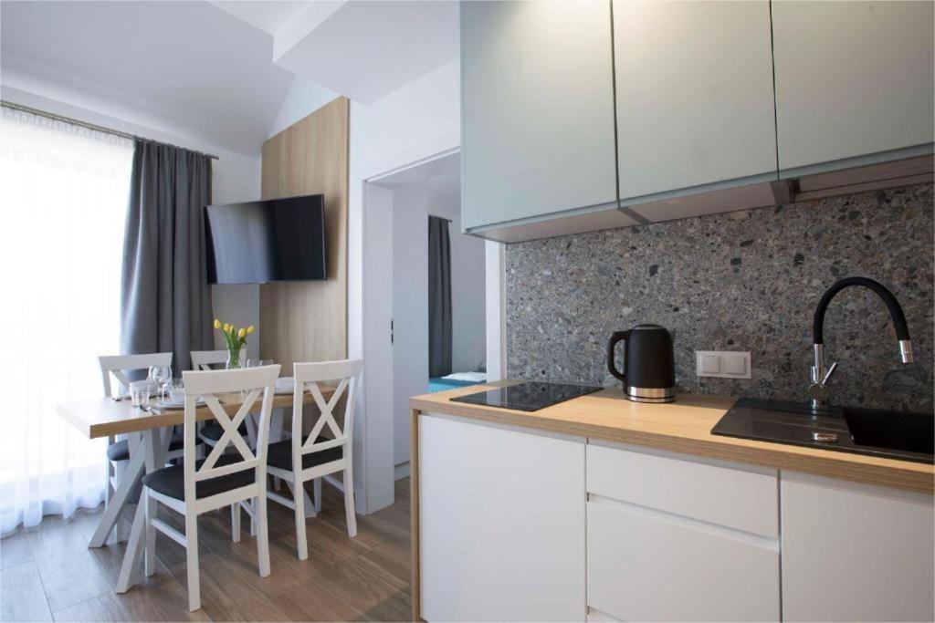 Willa Przy Porcie - Apartamenty Z Aneksami Kuchennymi Stolpmünde Exterior foto